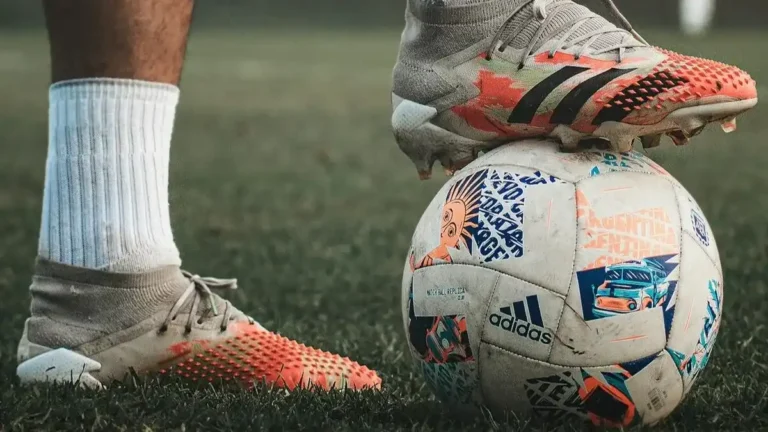 Bahas-Sepak-Bola-Yang-Ramai-Ini-Poin-Utamanya